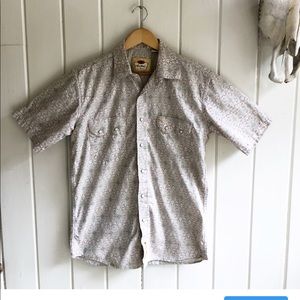 Men’s Larry Mahan Short Sleeve Pearl Snap Shirt.